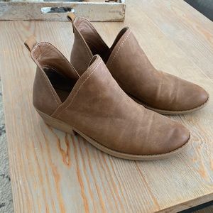 Universal thread booties